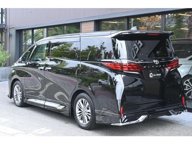 Toyota Alphard 3