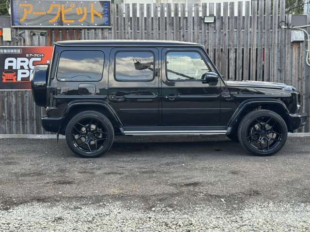 Mercedes-Benz G-Class 8
