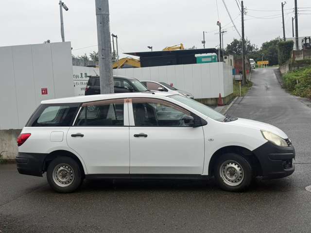 Nissan AD 4