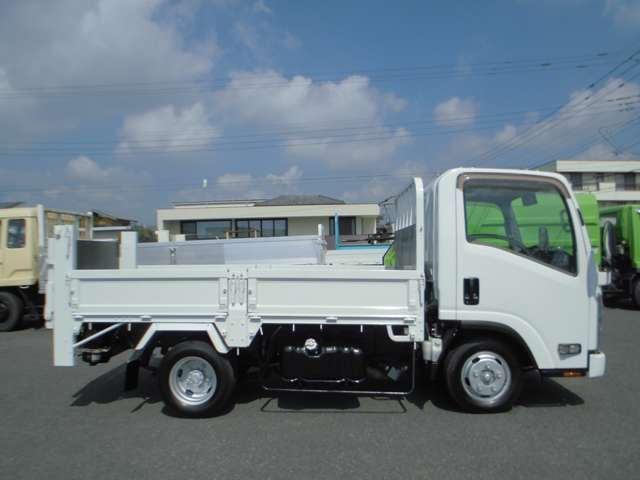Isuzu Elf 3