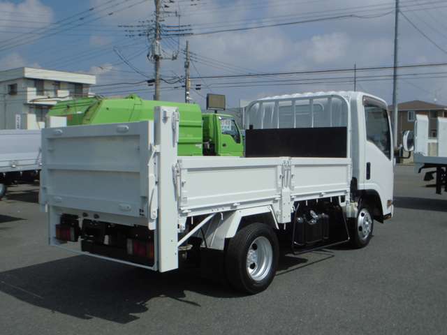 Isuzu Elf 4