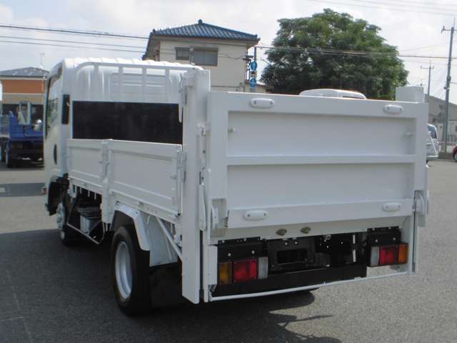 Isuzu Elf 6