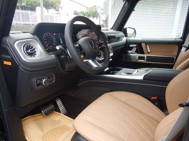 Mercedes-Benz G-Class 8