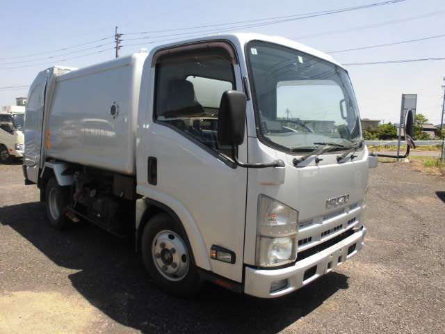 Isuzu Elf 3