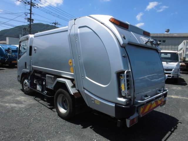 Isuzu Elf 5