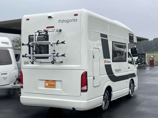 Toyota Hiace Van 2