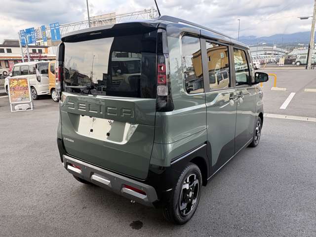 Mitsubishi Delica Mini 8