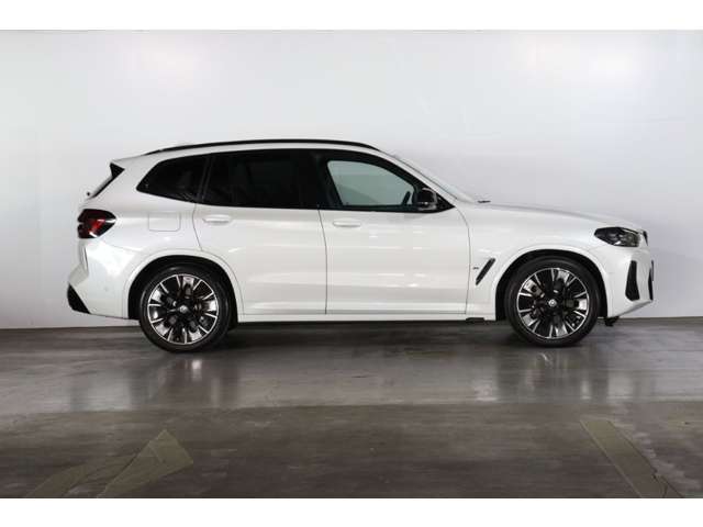 BMW iX3 3