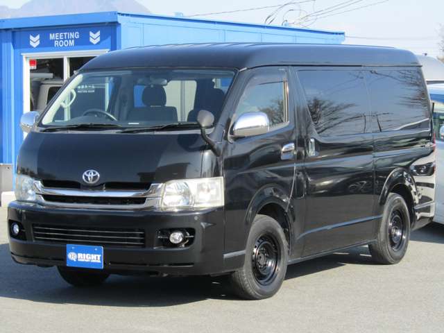 Toyota Hiace Van 12