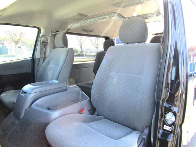 Toyota Hiace Van 6
