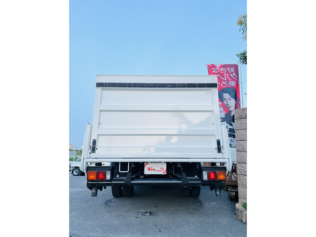 Mitsubishi Fuso Canter 2