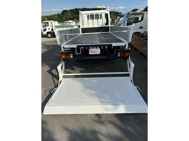 Mitsubishi Fuso Canter 4