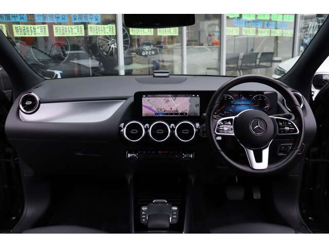 Mercedes-Benz GLA-Class 6