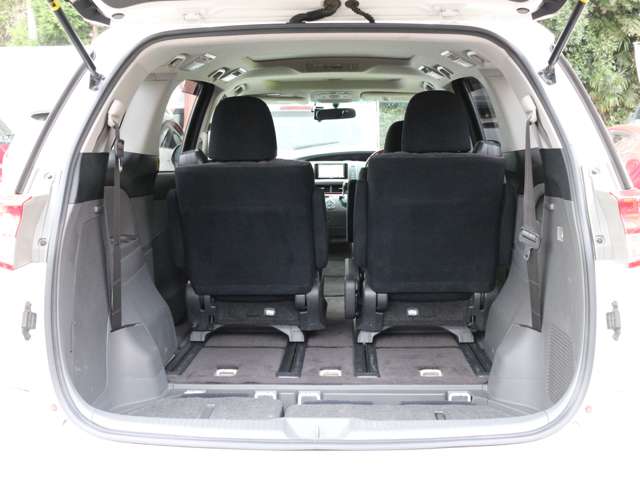 Toyota Estima 12