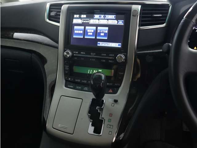 Toyota Vellfire Hybrid 4
