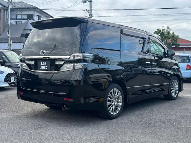 Toyota Vellfire 11
