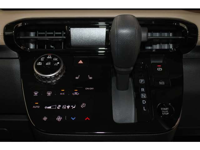 Mitsubishi Delica Mini 12