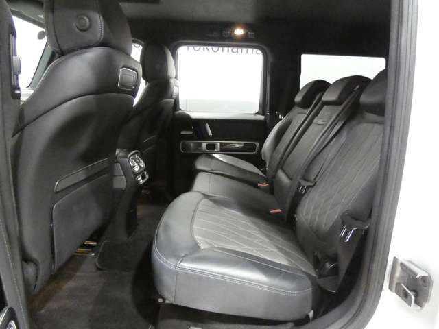 Mercedes-Benz G-Class 8