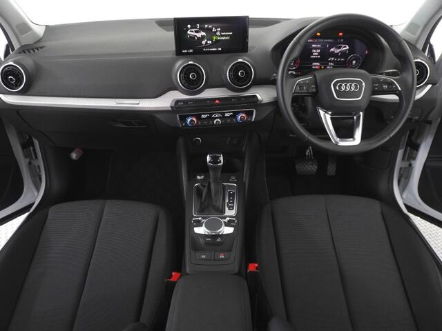 Audi Q2 12