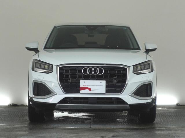 Audi Q2 8