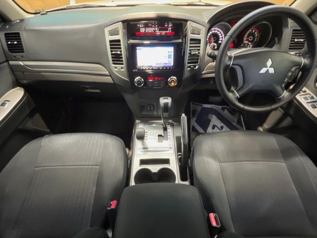 Mitsubishi Pajero 2
