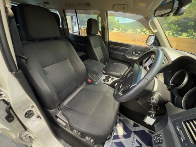 Mitsubishi Pajero 7