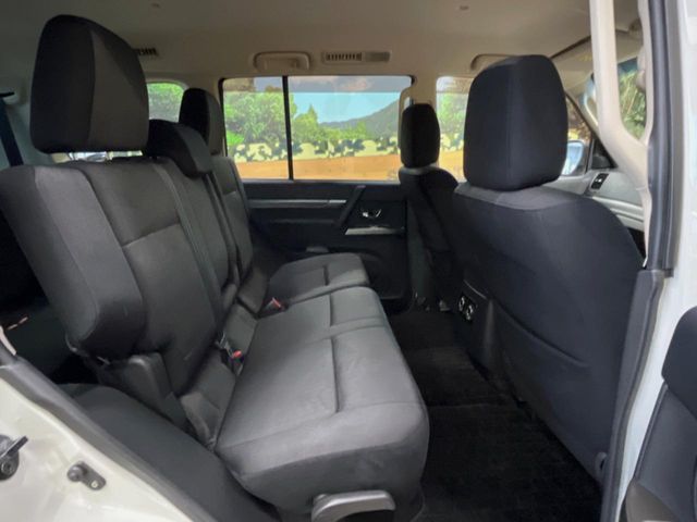 Mitsubishi Pajero 8
