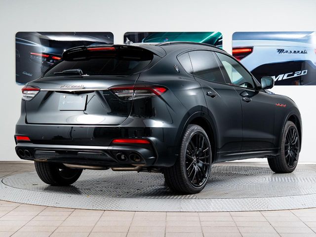 Maserati Levante 5
