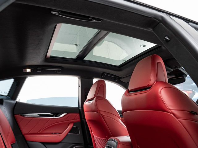 Maserati Levante 7