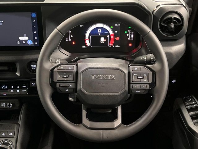Toyota Land Cruiser FJ 11