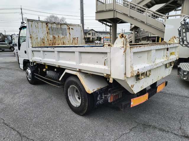 Isuzu Elf 11