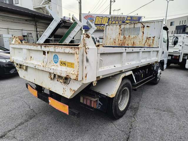 Isuzu Elf 12