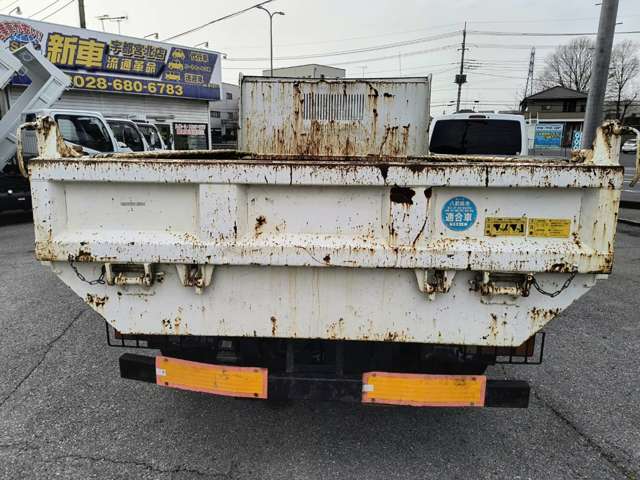 Isuzu Elf 7