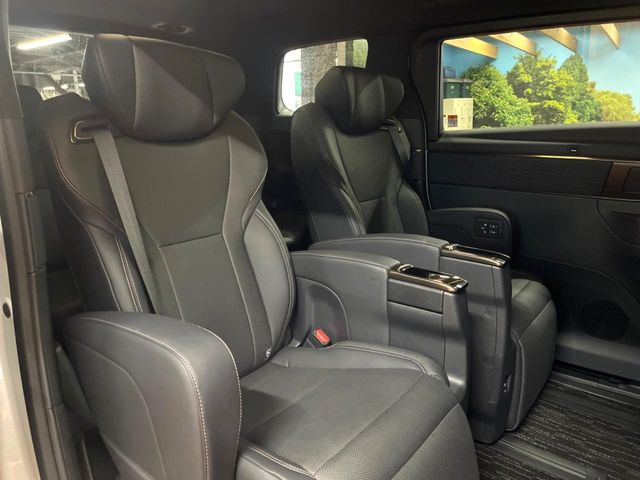 Toyota Alphard 9