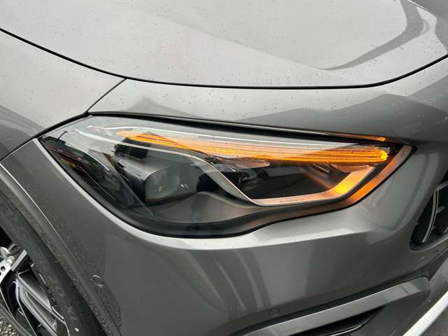 Mercedes-Benz GLA-Class 6