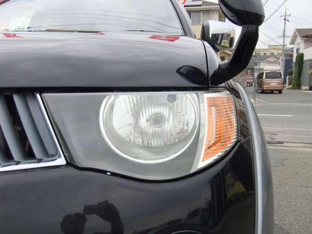 Mitsubishi Triton 8