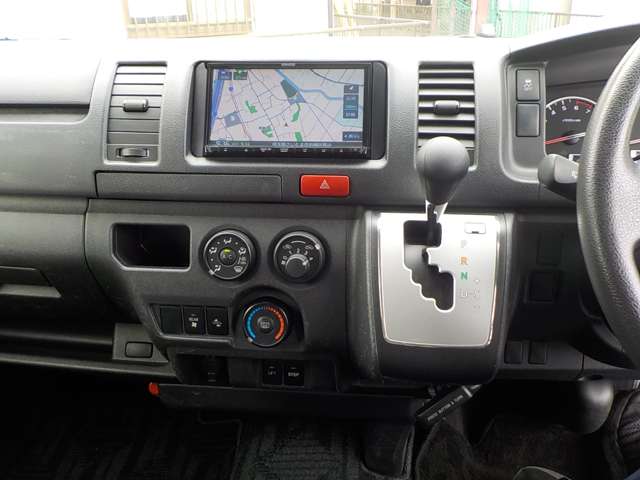 Toyota Regius Ace 12