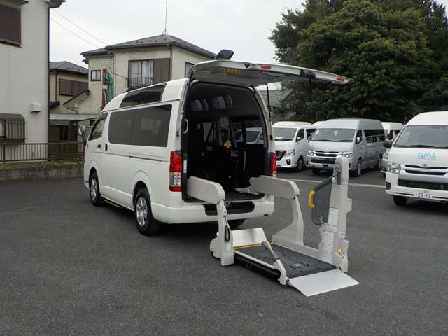 Toyota Regius Ace 8