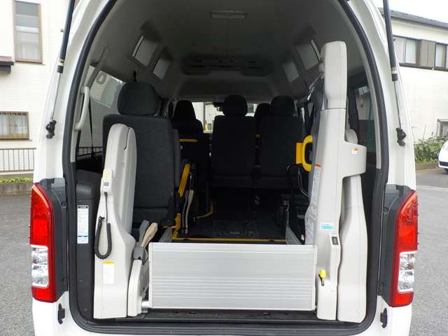 Toyota Regius Ace 10