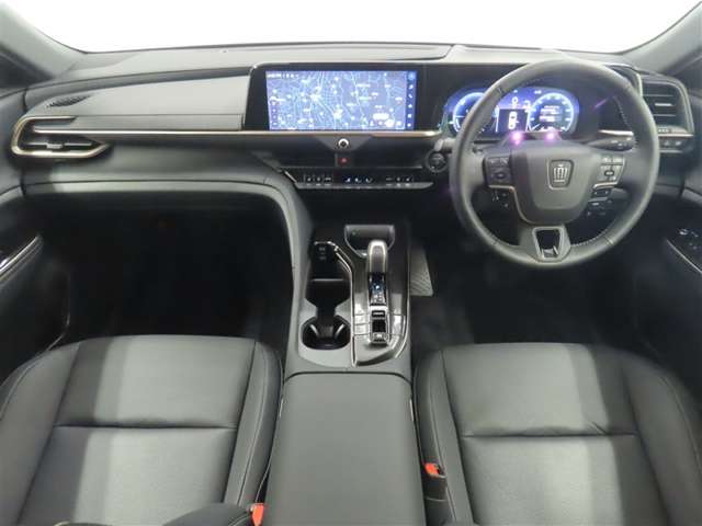 Toyota Crown Crossover 3