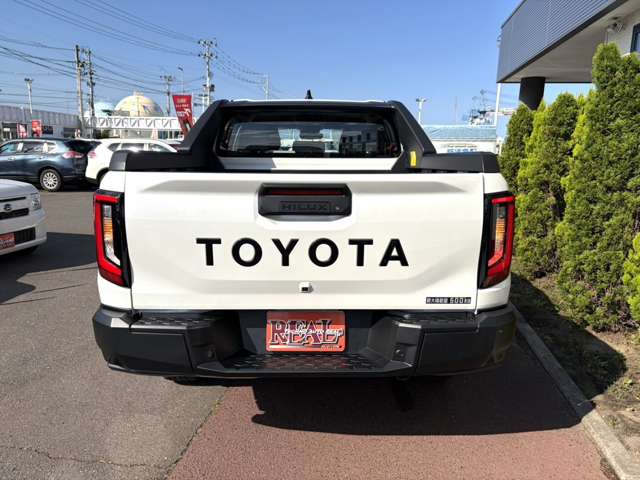 Toyota Hilux 9