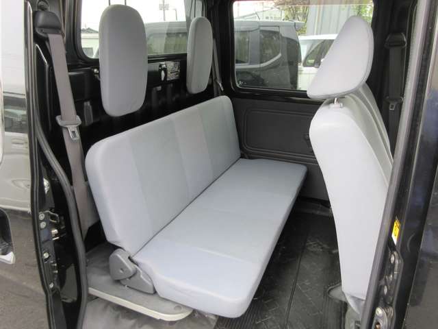 Daihatsu Hijet Deck Van 11