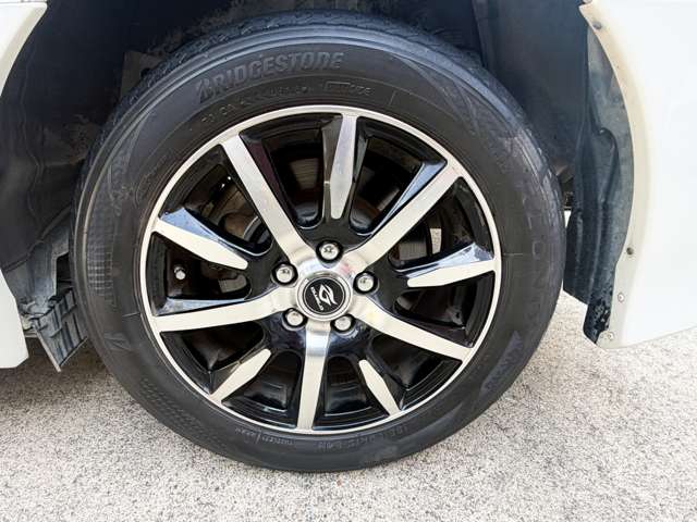 Toyota Sienta 9