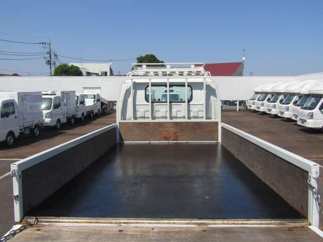 Isuzu Elf 11