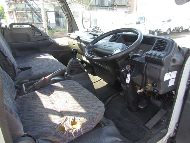 Isuzu Elf 12