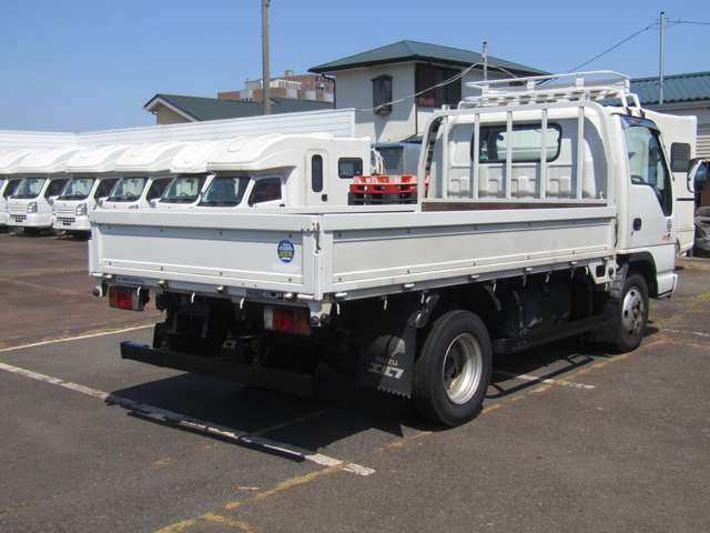 Isuzu Elf 7