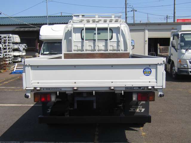 Isuzu Elf 8