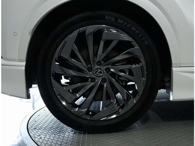 Lexus RX 7
