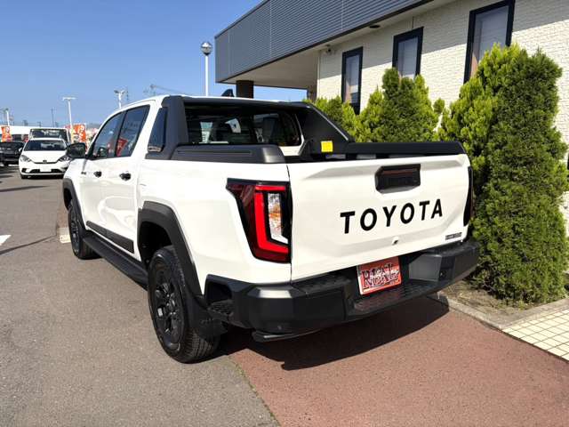 Toyota Hilux 8