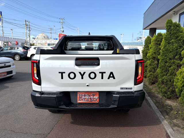 Toyota Hilux 9